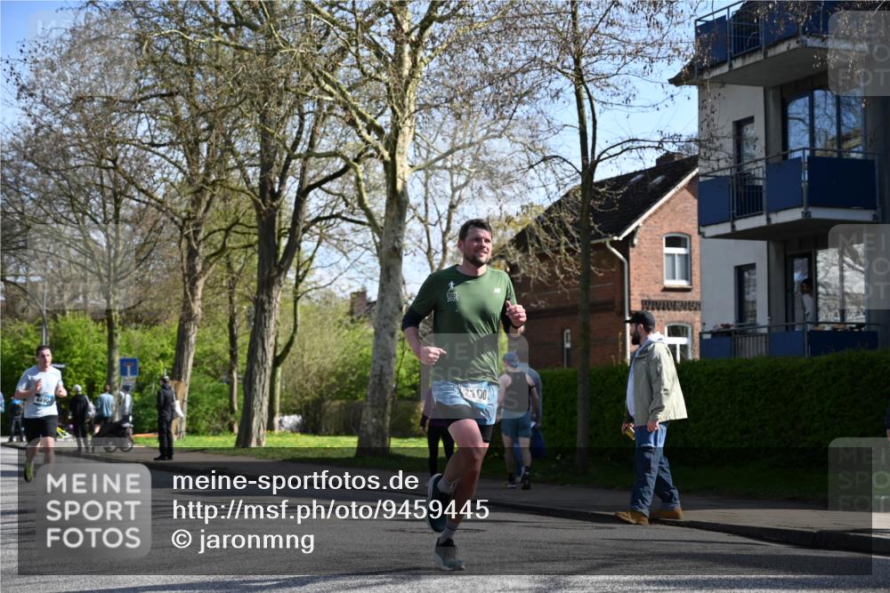 12.04.2026 - 45. Internationalen Wilhelmsburger Insellauf J. Mangold http://msf.ph/oto/9459445 12.04.2026 10:40:00 Ziel 4401, 2100, 4490, 3781, 3785, 2711, 3144, 5606, 3702, 4907, 2525, 3677, 2379, 3677, 2379, 3171 meine-sportfotos.de