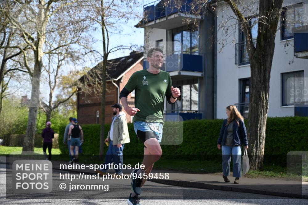 12.04.2026 - 45. Internationalen Wilhelmsburger Insellauf J. Mangold http://msf.ph/oto/9459458 12.04.2026 10:40:00 Ziel 4401, 2100, 4490, 3781, 3785, 2711, 3144, 5606, 3702, 4907, 2525, 3677, 2379, 3677, 2379, 3171 meine-sportfotos.de