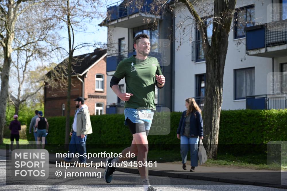12.04.2026 - 45. Internationalen Wilhelmsburger Insellauf J. Mangold http://msf.ph/oto/9459461 12.04.2026 10:40:01 Ziel 4401, 2100, 4490, 3781, 3785, 2711, 3144, 5606, 3702, 4907, 2525, 3677, 2379, 3171, 5832 meine-sportfotos.de