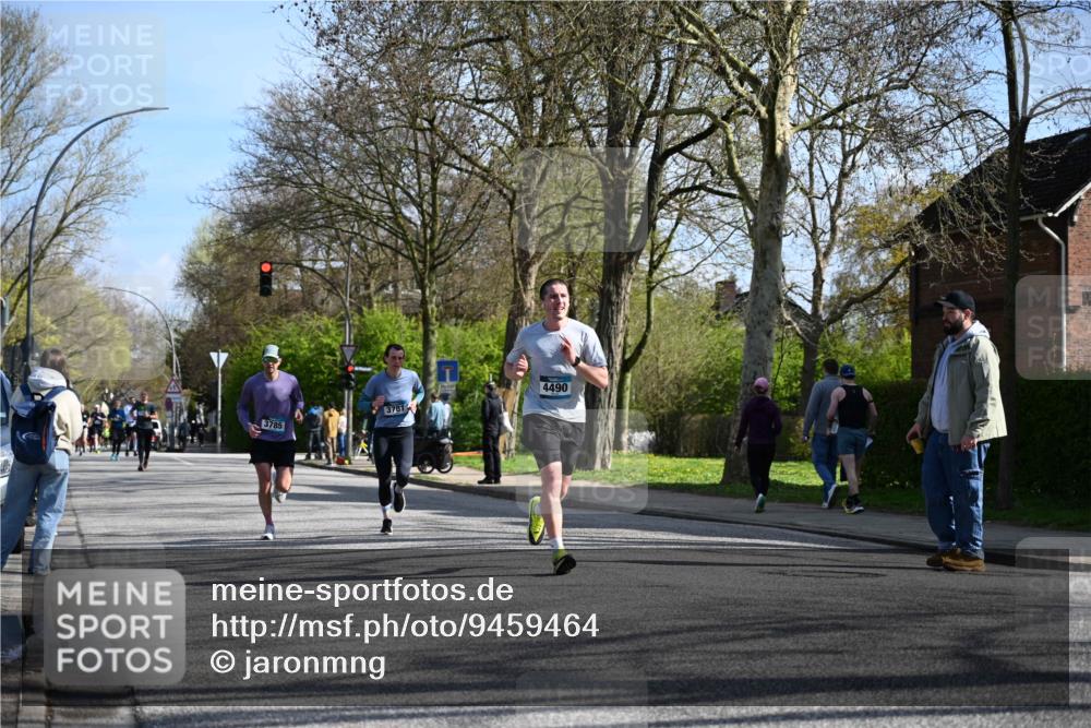 12.04.2026 - 45. Internationalen Wilhelmsburger Insellauf J. Mangold http://msf.ph/oto/9459464 12.04.2026 10:40:02 Ziel 4401, 2100, 4490, 3781, 3785, 2711, 3144, 5606, 3702, 4907, 2525, 3677, 2379, 3171, 5832, 4680 meine-sportfotos.de