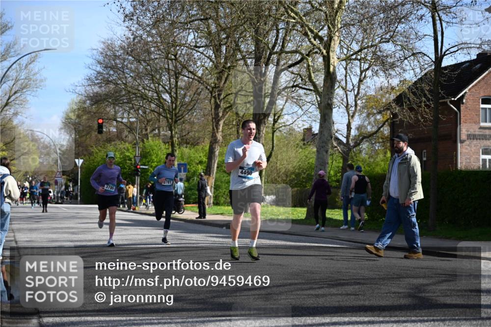 12.04.2026 - 45. Internationalen Wilhelmsburger Insellauf J. Mangold http://msf.ph/oto/9459469 12.04.2026 10:40:03 Ziel 4401, 2100, 4490, 3781, 3785, 2711, 3144, 5606, 3702, 4907, 2525, 3677, 2379, 3171, 5832, 4680, 4262, 2485, 2883 meine-sportfotos.de