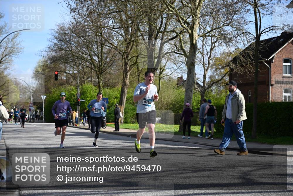 12.04.2026 - 45. Internationalen Wilhelmsburger Insellauf J. Mangold http://msf.ph/oto/9459470 12.04.2026 10:40:03 Ziel 4401, 2100, 4490, 3781, 3785, 2711, 3144, 5606, 3702, 4907, 2525, 3677, 2379, 3171, 5832, 4680, 4262, 2485, 2883 meine-sportfotos.de