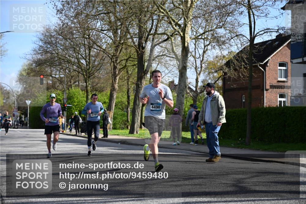12.04.2026 - 45. Internationalen Wilhelmsburger Insellauf J. Mangold http://msf.ph/oto/9459480 12.04.2026 10:40:03 Ziel 4401, 2100, 4490, 3781, 3785, 2711, 3144, 5606, 3702, 4907, 2525, 3677, 2379, 3171, 5832, 4680, 4262, 2485, 2883 meine-sportfotos.de