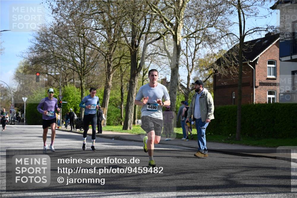 12.04.2026 - 45. Internationalen Wilhelmsburger Insellauf J. Mangold http://msf.ph/oto/9459482 12.04.2026 10:40:03 Ziel 4401, 2100, 4490, 3781, 3785, 2711, 3144, 5606, 3702, 4907, 2525, 3677, 2379, 3171, 5832, 4680, 4262, 2485, 2883 meine-sportfotos.de