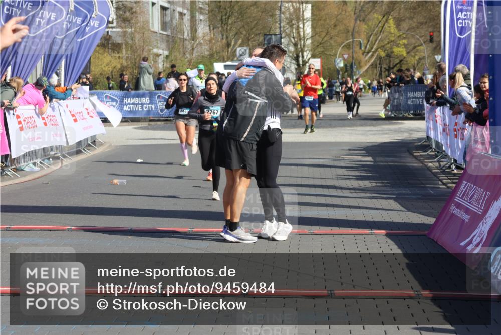 12.04.2026 - 45. Internationalen Wilhelmsburger Insellauf Strokosch-Dieckow http://msf.ph/oto/9459484 12.04.2026 11:06:06 Ziel 3920, 2267, 2268, 2767 meine-sportfotos.de