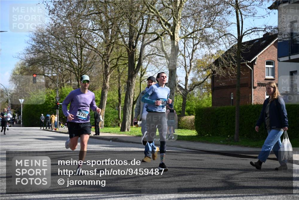 12.04.2026 - 45. Internationalen Wilhelmsburger Insellauf J. Mangold http://msf.ph/oto/9459487 12.04.2026 10:40:05 Ziel 4401, 2100, 4490, 3781, 3785, 2711, 3144, 3144, 5606, 3702, 4907, 2525, 3677, 2379, 3171, 5832, 4680, 4262, 2485, 2883 meine-sportfotos.de