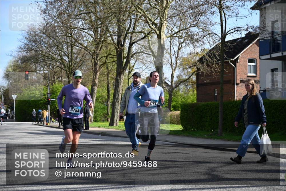 12.04.2026 - 45. Internationalen Wilhelmsburger Insellauf J. Mangold http://msf.ph/oto/9459488 12.04.2026 10:40:05 Ziel 4401, 2100, 4490, 3781, 3785, 2711, 3144, 3144, 5606, 3702, 4907, 2525, 3677, 2379, 3171, 5832, 4680, 4262, 2485, 2883 meine-sportfotos.de