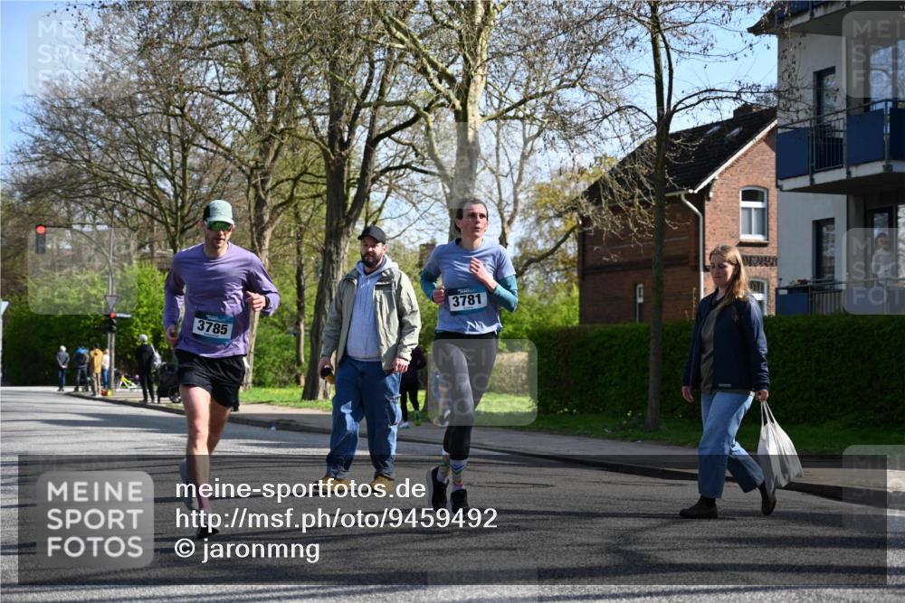 12.04.2026 - 45. Internationalen Wilhelmsburger Insellauf J. Mangold http://msf.ph/oto/9459492 12.04.2026 10:40:05 Ziel 4401, 2100, 4490, 3781, 3785, 2711, 3144, 3144, 5606, 3702, 4907, 2525, 3677, 2379, 3171, 5832, 4680, 4262, 2485, 2883 meine-sportfotos.de