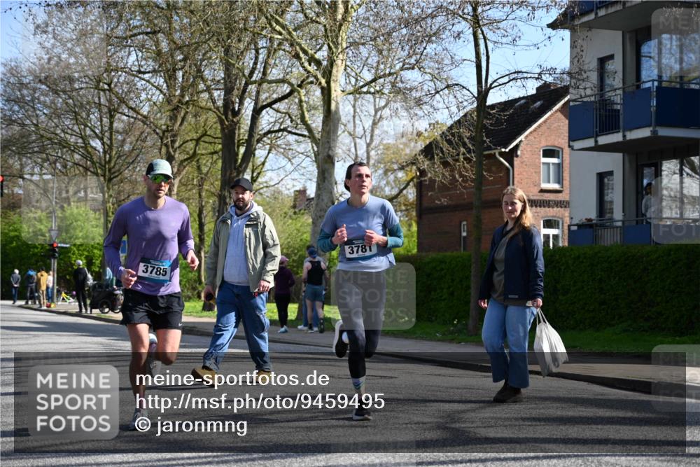 12.04.2026 - 45. Internationalen Wilhelmsburger Insellauf J. Mangold http://msf.ph/oto/9459495 12.04.2026 10:40:05 Ziel 4401, 2100, 4490, 3781, 3785, 2711, 3144, 3144, 5606, 3702, 4907, 2525, 3677, 2379, 3171, 5832, 4680, 4262, 2485, 2883 meine-sportfotos.de