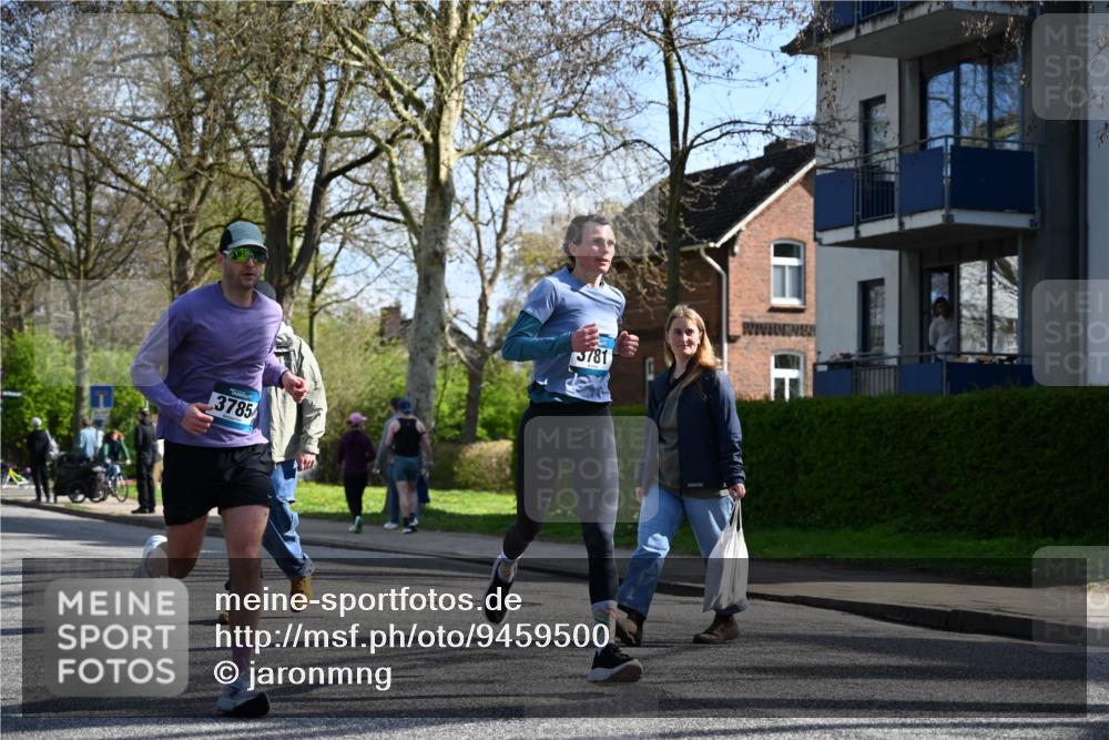 12.04.2026 - 45. Internationalen Wilhelmsburger Insellauf J. Mangold http://msf.ph/oto/9459500 12.04.2026 10:40:05 Ziel 4401, 2100, 4490, 3781, 3785, 2711, 3144, 3144, 5606, 3702, 4907, 2525, 3677, 2379, 3171, 5832, 4680, 4262, 2485, 2883 meine-sportfotos.de