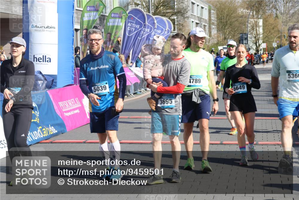 12.04.2026 - 45. Internationalen Wilhelmsburger Insellauf Strokosch-Dieckow http://msf.ph/oto/9459501 12.04.2026 10:49:22 Ziel 4789, 4661, 5360, 5649, 2649, 2231, 3200 meine-sportfotos.de