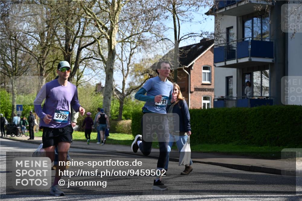 12.04.2026 - 45. Internationalen Wilhelmsburger Insellauf J. Mangold http://msf.ph/oto/9459502 12.04.2026 10:40:05 Ziel 4401, 2100, 4490, 3781, 3785, 2711, 3144, 3144, 5606, 3702, 4907, 2525, 3677, 2379, 3171, 5832, 4680, 4262, 2485, 2883 meine-sportfotos.de