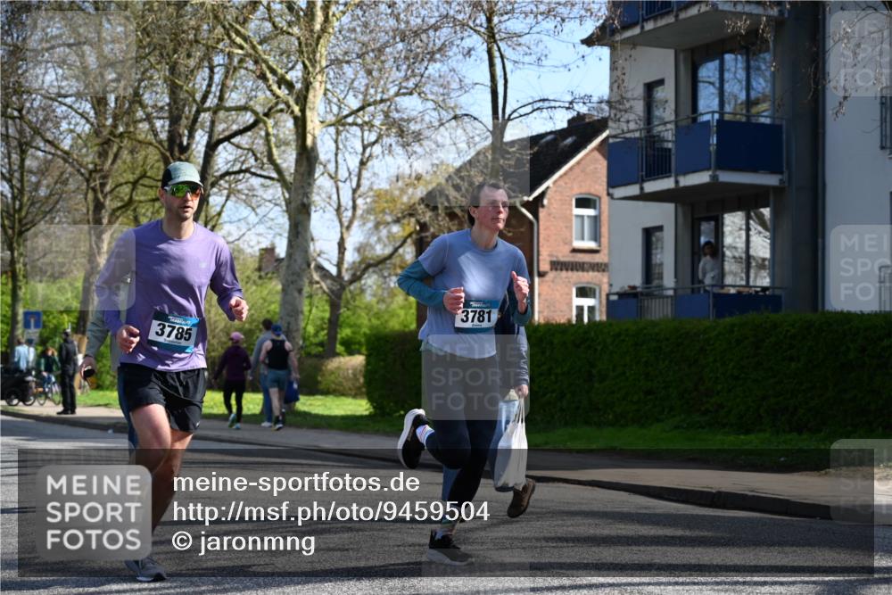 12.04.2026 - 45. Internationalen Wilhelmsburger Insellauf J. Mangold http://msf.ph/oto/9459504 12.04.2026 10:40:06 Ziel 4401, 2100, 4490, 3781, 3785, 2711, 3144, 5606, 3702, 4907, 2525, 3677, 2379, 3171, 5832, 4680, 4262, 2485, 2883, 4501 meine-sportfotos.de