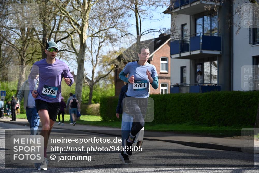 12.04.2026 - 45. Internationalen Wilhelmsburger Insellauf J. Mangold http://msf.ph/oto/9459505 12.04.2026 10:40:06 Ziel 4401, 2100, 4490, 3781, 3785, 2711, 3144, 5606, 3702, 4907, 2525, 3677, 2379, 3171, 5832, 4680, 4262, 2485, 2883, 4501 meine-sportfotos.de