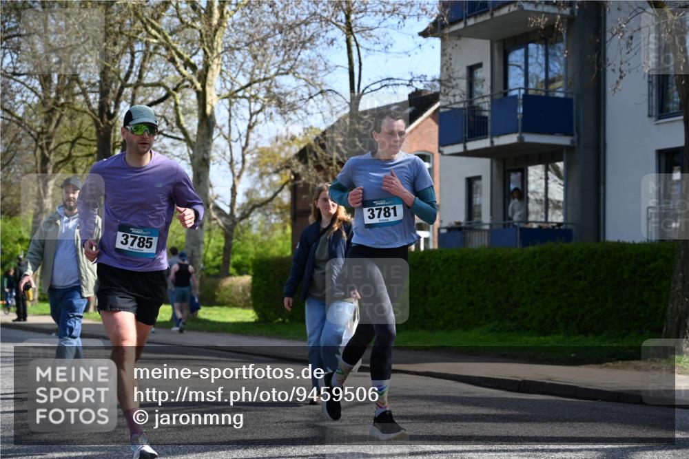 12.04.2026 - 45. Internationalen Wilhelmsburger Insellauf J. Mangold http://msf.ph/oto/9459506 12.04.2026 10:40:06 Ziel 4401, 2100, 4490, 3781, 3785, 2711, 3144, 5606, 3702, 4907, 2525, 3677, 2379, 3171, 5832, 4680, 4262, 2485, 2883, 4501 meine-sportfotos.de