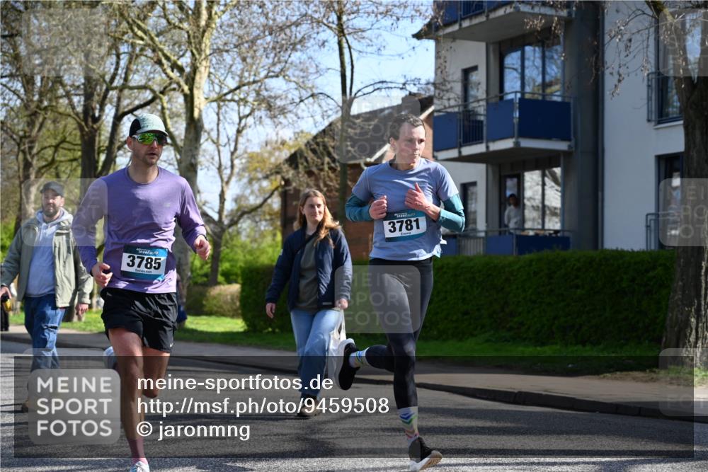 12.04.2026 - 45. Internationalen Wilhelmsburger Insellauf J. Mangold http://msf.ph/oto/9459508 12.04.2026 10:40:06 Ziel 4401, 2100, 4490, 3781, 3785, 2711, 3144, 5606, 3702, 4907, 2525, 3677, 2379, 3171, 5832, 4680, 4262, 2485, 2883, 4501 meine-sportfotos.de