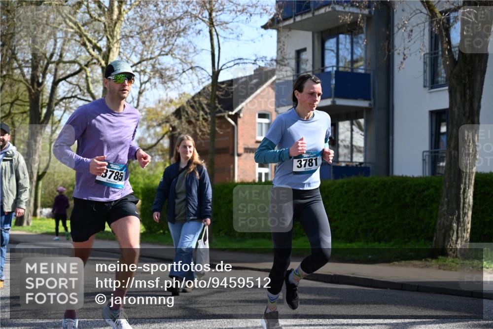12.04.2026 - 45. Internationalen Wilhelmsburger Insellauf J. Mangold http://msf.ph/oto/9459512 12.04.2026 10:40:06 Ziel 4401, 2100, 4490, 3781, 3785, 2711, 3144, 5606, 3702, 4907, 2525, 3677, 2379, 3171, 5832, 4680, 4262, 2485, 2883, 4501 meine-sportfotos.de