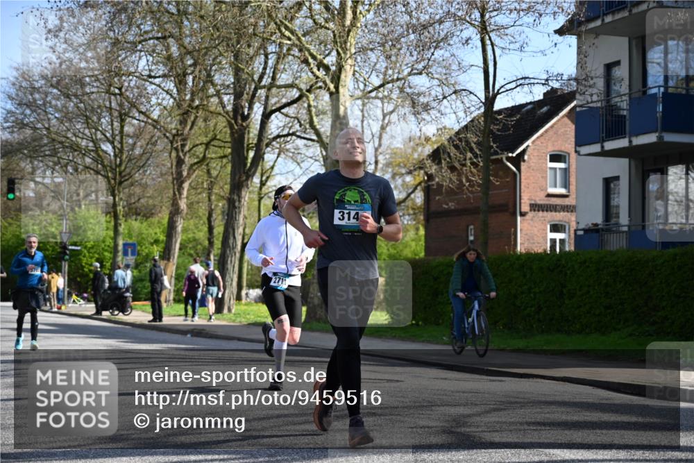 12.04.2026 - 45. Internationalen Wilhelmsburger Insellauf J. Mangold http://msf.ph/oto/9459516 12.04.2026 10:40:15 Ziel 4490, 3781, 3785, 2711, 3144, 5606, 3702, 4907, 2525, 3677, 2379, 3171, 5832, 4680, 4262, 2485, 2883, 4262, 2485, 2883, 4501, 2633, 2634, 3090, 4649, 4655, 3987, 3381, 3380, 4180, 4980, 5408 meine-sportfotos.de
