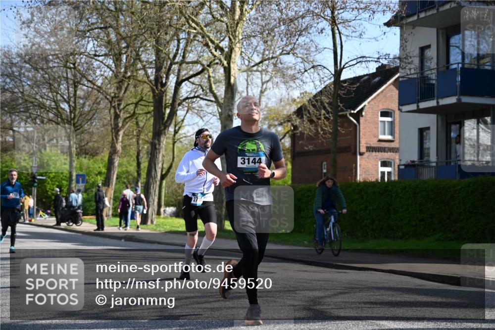 12.04.2026 - 45. Internationalen Wilhelmsburger Insellauf J. Mangold http://msf.ph/oto/9459520 12.04.2026 10:40:15 Ziel 4490, 3781, 3785, 2711, 3144, 5606, 3702, 4907, 2525, 3677, 2379, 3171, 5832, 4680, 4262, 2485, 2883, 4262, 2485, 2883, 4501, 2633, 2634, 3090, 4649, 4655, 3987, 3381, 3380, 4180, 4980, 5408 meine-sportfotos.de