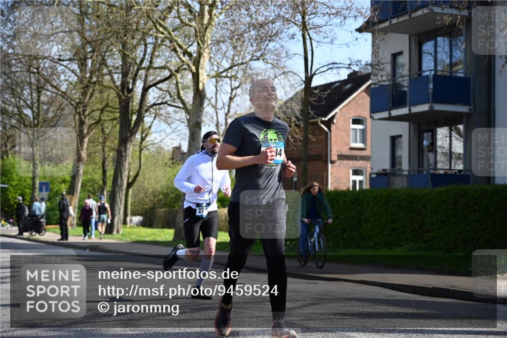 12.04.2026 - 45. Internationalen Wilhelmsburger Insellauf J. Mangold http://msf.ph/oto/9459524 12.04.2026 10:40:16 Ziel 4490, 3781, 3785, 2711, 3144, 5606, 3702, 4907, 2525, 3677, 2379, 3171, 5832, 4680, 4262, 2485, 2883, 4501, 2633, 2634, 3090, 4649, 4655, 3987, 3381, 3380, 4180, 4980, 5408, 2507 meine-sportfotos.de