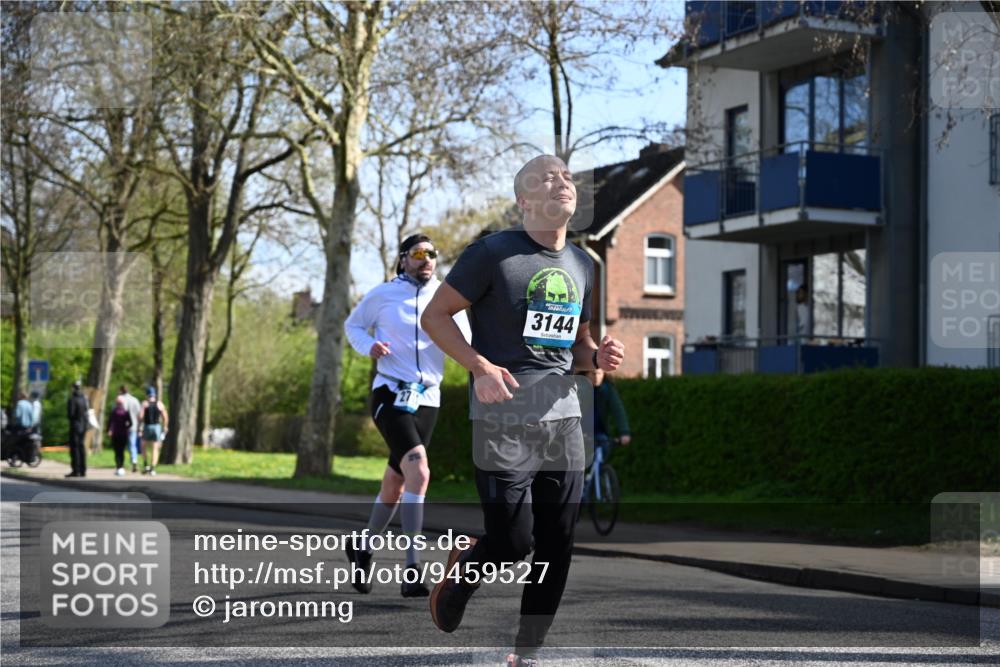 12.04.2026 - 45. Internationalen Wilhelmsburger Insellauf J. Mangold http://msf.ph/oto/9459527 12.04.2026 10:40:16 Ziel 4490, 3781, 3785, 2711, 3144, 5606, 3702, 4907, 2525, 3677, 2379, 3171, 5832, 4680, 4262, 2485, 2883, 4501, 2633, 2634, 3090, 4649, 4655, 3987, 3381, 3380, 4180, 4980, 5408, 2507 meine-sportfotos.de