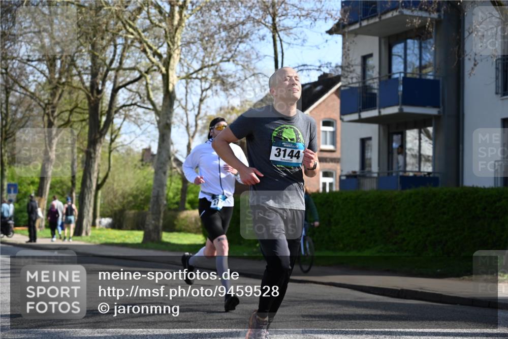 12.04.2026 - 45. Internationalen Wilhelmsburger Insellauf J. Mangold http://msf.ph/oto/9459528 12.04.2026 10:40:16 Ziel 4490, 3781, 3785, 2711, 3144, 5606, 3702, 4907, 2525, 3677, 2379, 3171, 5832, 4680, 4262, 2485, 2883, 4501, 2633, 2634, 3090, 4649, 4655, 3987, 3381, 3380, 4180, 4980, 5408, 2507 meine-sportfotos.de