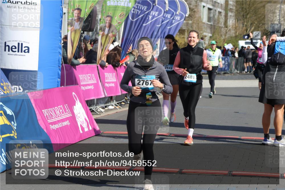 12.04.2026 - 45. Internationalen Wilhelmsburger Insellauf Strokosch-Dieckow http://msf.ph/oto/9459552 12.04.2026 11:06:10 Ziel 2267, 2268, 2767, 2481, 2449 meine-sportfotos.de