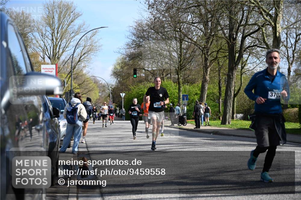12.04.2026 - 45. Internationalen Wilhelmsburger Insellauf J. Mangold http://msf.ph/oto/9459558 12.04.2026 10:40:19 Ziel 2711, 3144, 5606, 3702, 4907, 2525, 3677, 2379, 3171, 5832, 4680, 4262, 2485, 2883, 4501, 2633, 2634, 3090, 4649, 4655, 3987, 3381, 3380, 4180, 4980, 5408, 2507, 2456, 2768 meine-sportfotos.de