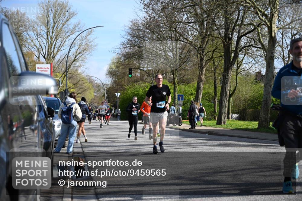 12.04.2026 - 45. Internationalen Wilhelmsburger Insellauf J. Mangold http://msf.ph/oto/9459565 12.04.2026 10:40:20 Ziel 2711, 3144, 5606, 3702, 4907, 2525, 3677, 2379, 3171, 5832, 4680, 4262, 2485, 2883, 4501, 2633, 2634, 3090, 2633, 2634, 3090, 4649, 4655, 3987, 3381, 3380, 4180, 4980, 5408, 2507, 2456, 2768, 3534 meine-sportfotos.de