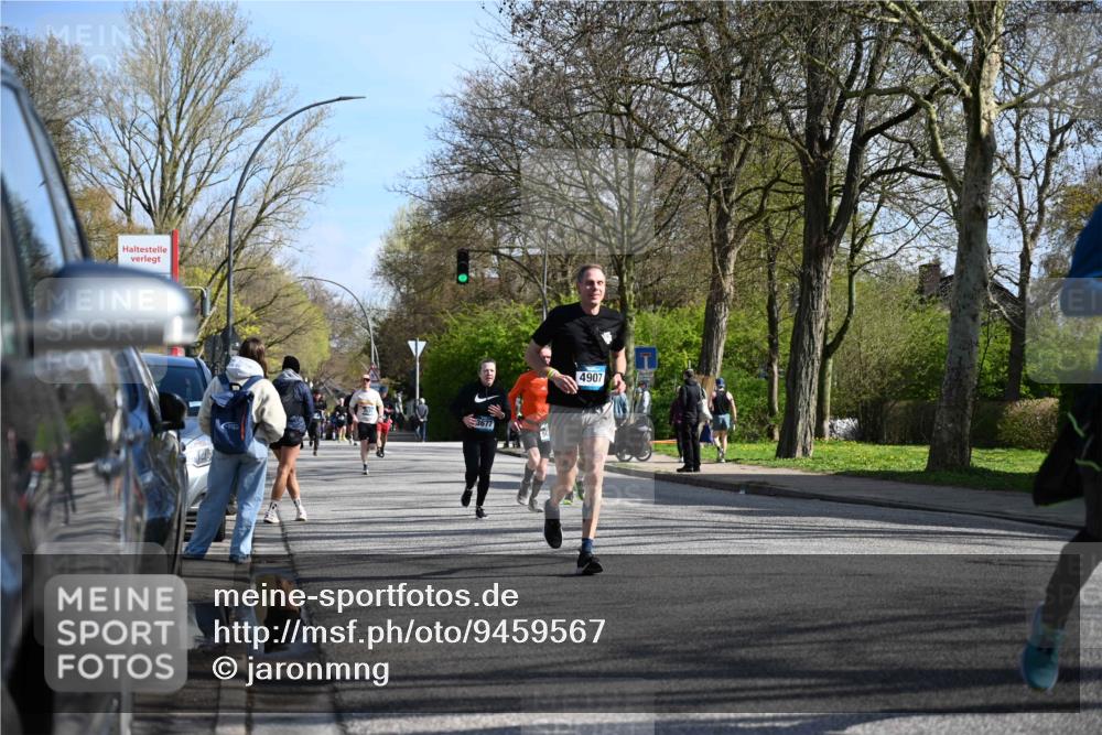 12.04.2026 - 45. Internationalen Wilhelmsburger Insellauf J. Mangold http://msf.ph/oto/9459567 12.04.2026 10:40:20 Ziel 2711, 3144, 5606, 3702, 4907, 2525, 3677, 2379, 3171, 5832, 4680, 4262, 2485, 2883, 4501, 2633, 2634, 3090, 2633, 2634, 3090, 4649, 4655, 3987, 3381, 3380, 4180, 4980, 5408, 2507, 2456, 2768, 3534 meine-sportfotos.de