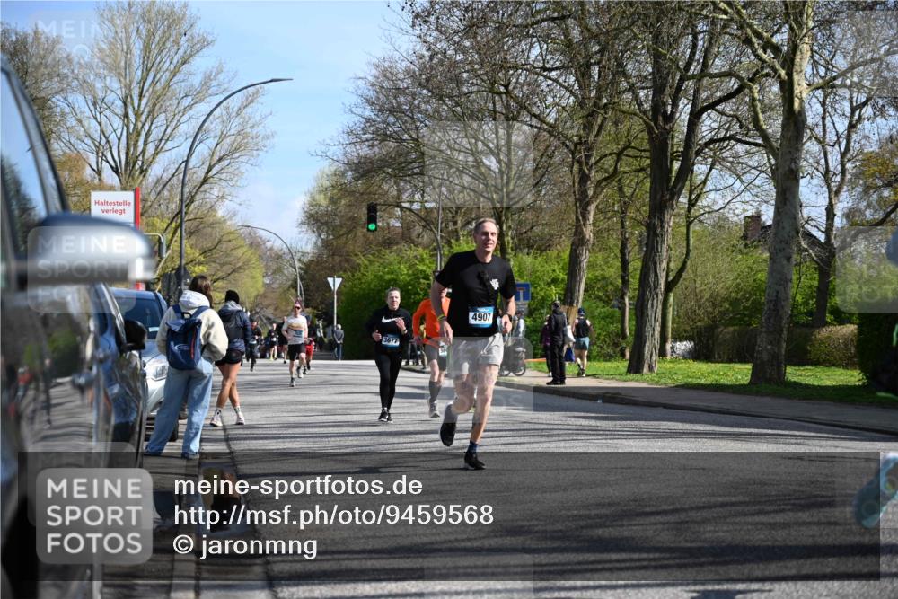 12.04.2026 - 45. Internationalen Wilhelmsburger Insellauf J. Mangold http://msf.ph/oto/9459568 12.04.2026 10:40:20 Ziel 2711, 3144, 5606, 3702, 4907, 2525, 3677, 2379, 3171, 5832, 4680, 4262, 2485, 2883, 4501, 2633, 2634, 3090, 2633, 2634, 3090, 4649, 4655, 3987, 3381, 3380, 4180, 4980, 5408, 2507, 2456, 2768, 3534 meine-sportfotos.de