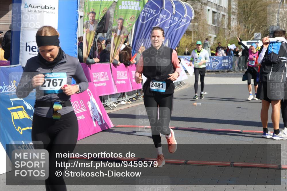 12.04.2026 - 45. Internationalen Wilhelmsburger Insellauf Strokosch-Dieckow http://msf.ph/oto/9459579 12.04.2026 11:06:11 Ziel 2268, 2767, 2481, 2449 meine-sportfotos.de