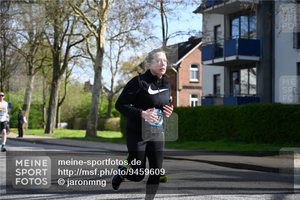 12.04.2026 - 45. Internationalen Wilhelmsburger Insellauf J. Mangold http://msf.ph/oto/9459609 12.04.2026 10:40:25 Ziel 3144, 5606, 3702, 4907, 2525, 3677, 2379, 3171, 5832, 5832, 4680, 4262, 2485, 2883, 4501, 2633, 2634, 3090, 4649, 4655, 3987, 3381, 3380, 4180, 4980, 5408, 2507, 2456, 2768, 3534, 5281, 5247 meine-sportfotos.de