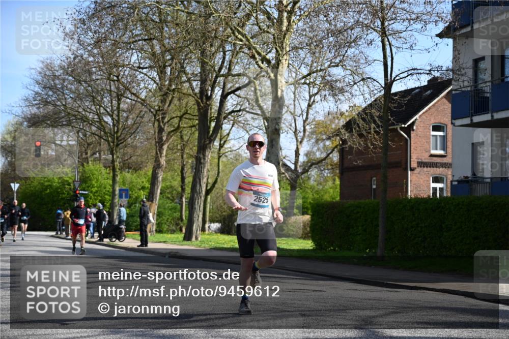 12.04.2026 - 45. Internationalen Wilhelmsburger Insellauf J. Mangold http://msf.ph/oto/9459612 12.04.2026 10:40:26 Ziel 3144, 5606, 3702, 4907, 2525, 3677, 2379, 3171, 5832, 4680, 4680, 4262, 2485, 2883, 4501, 2633, 2634, 3090, 4649, 4655, 3987, 3381, 3380, 4180, 4980, 4180, 4980, 5408, 2507, 2456, 2768, 3534, 5281, 5247, 5299 meine-sportfotos.de