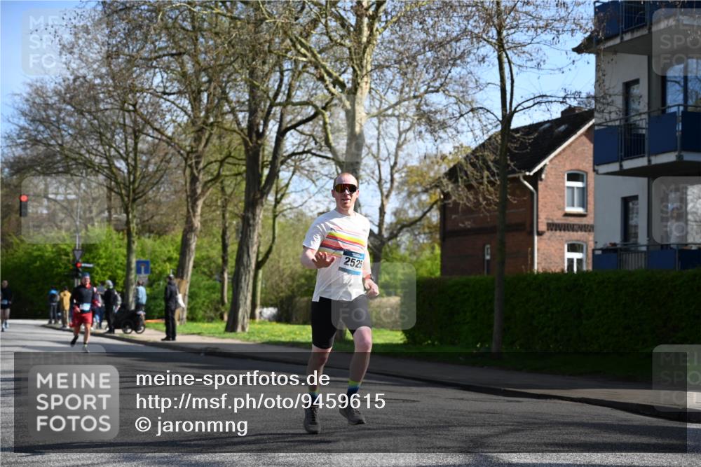 12.04.2026 - 45. Internationalen Wilhelmsburger Insellauf J. Mangold http://msf.ph/oto/9459615 12.04.2026 10:40:26 Ziel 3144, 5606, 3702, 4907, 2525, 3677, 2379, 3171, 5832, 4680, 4680, 4262, 2485, 2883, 4501, 2633, 2634, 3090, 4649, 4655, 3987, 3381, 3380, 4180, 4980, 4180, 4980, 5408, 2507, 2456, 2768, 3534, 5281, 5247, 5299 meine-sportfotos.de
