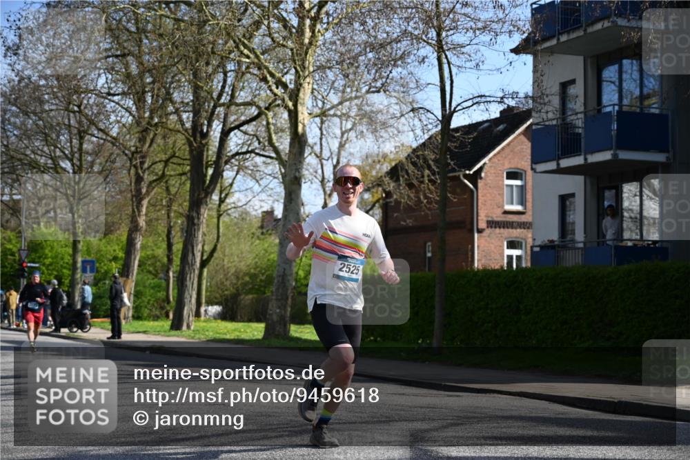 12.04.2026 - 45. Internationalen Wilhelmsburger Insellauf J. Mangold http://msf.ph/oto/9459618 12.04.2026 10:40:27 Ziel 3144, 5606, 3702, 4907, 2525, 3677, 2379, 3171, 5832, 4680, 4262, 2485, 2883, 4262, 2485, 2883, 4501, 2633, 2634, 3090, 4649, 4655, 3987, 3381, 3380, 4180, 4980, 5408, 5408, 2507, 2456, 2768, 3534, 5281, 5247, 5299 meine-sportfotos.de