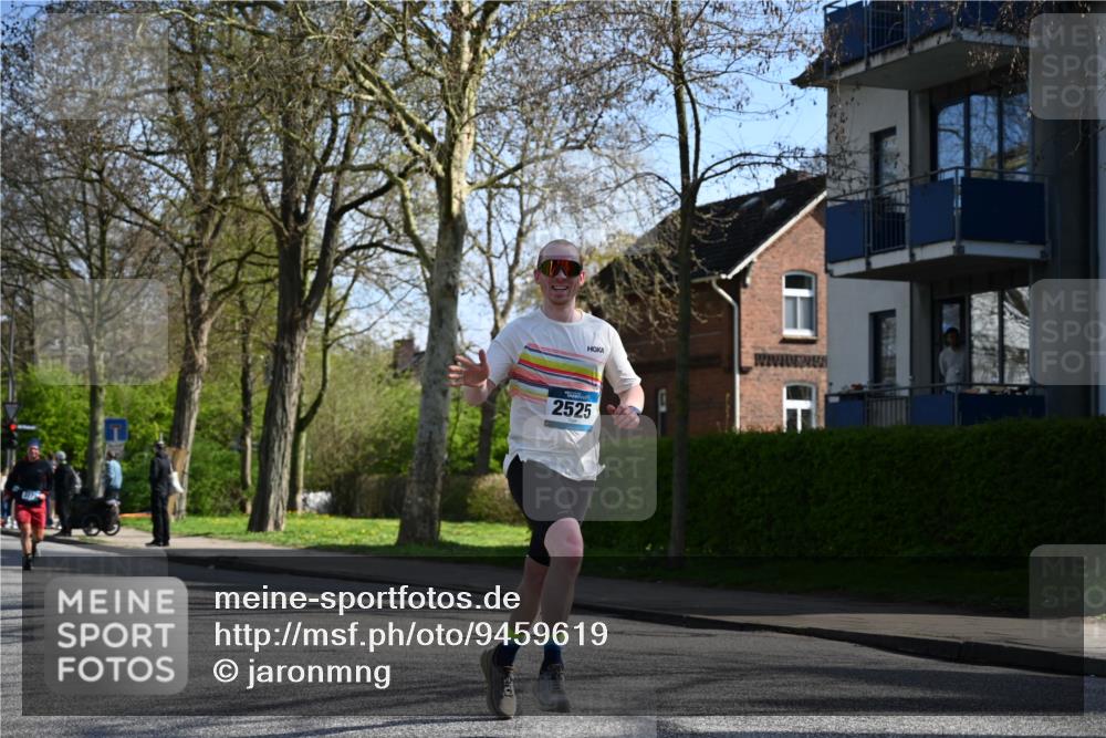 12.04.2026 - 45. Internationalen Wilhelmsburger Insellauf J. Mangold http://msf.ph/oto/9459619 12.04.2026 10:40:27 Ziel 3144, 5606, 3702, 4907, 2525, 3677, 2379, 3171, 5832, 4680, 4262, 2485, 2883, 4262, 2485, 2883, 4501, 2633, 2634, 3090, 4649, 4655, 3987, 3381, 3380, 4180, 4980, 5408, 5408, 2507, 2456, 2768, 3534, 5281, 5247, 5299 meine-sportfotos.de