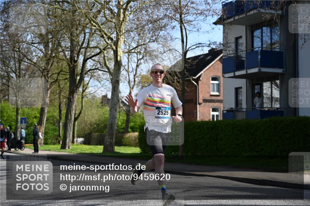 12.04.2026 - 45. Internationalen Wilhelmsburger Insellauf J. Mangold http://msf.ph/oto/9459620 12.04.2026 10:40:27 Ziel 3144, 5606, 3702, 4907, 2525, 3677, 2379, 3171, 5832, 4680, 4262, 2485, 2883, 4262, 2485, 2883, 4501, 2633, 2634, 3090, 4649, 4655, 3987, 3381, 3380, 4180, 4980, 5408, 5408, 2507, 2456, 2768, 3534, 5281, 5247, 5299 meine-sportfotos.de