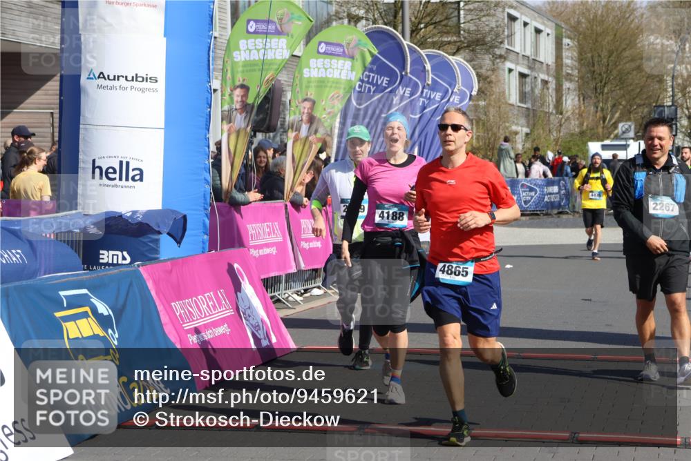 12.04.2026 - 45. Internationalen Wilhelmsburger Insellauf Strokosch-Dieckow http://msf.ph/oto/9459621 12.04.2026 11:06:16 Ziel 2449, 4865, 4188, 2749 meine-sportfotos.de