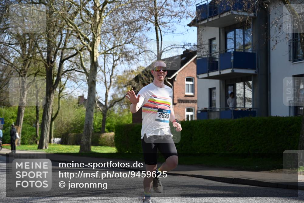 12.04.2026 - 45. Internationalen Wilhelmsburger Insellauf J. Mangold http://msf.ph/oto/9459625 12.04.2026 10:40:27 Ziel 3144, 5606, 3702, 4907, 2525, 3677, 2379, 3171, 5832, 4680, 4262, 2485, 2883, 4262, 2485, 2883, 4501, 2633, 2634, 3090, 4649, 4655, 3987, 3381, 3380, 4180, 4980, 5408, 5408, 2507, 2456, 2768, 3534, 5281, 5247, 5299 meine-sportfotos.de