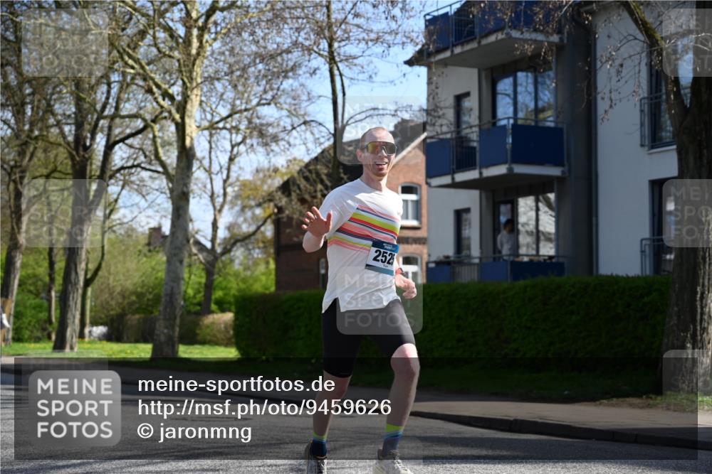 12.04.2026 - 45. Internationalen Wilhelmsburger Insellauf J. Mangold http://msf.ph/oto/9459626 12.04.2026 10:40:27 Ziel 3144, 5606, 3702, 4907, 2525, 3677, 2379, 3171, 5832, 4680, 4262, 2485, 2883, 4262, 2485, 2883, 4501, 2633, 2634, 3090, 4649, 4655, 3987, 3381, 3380, 4180, 4980, 5408, 5408, 2507, 2456, 2768, 3534, 5281, 5247, 5299 meine-sportfotos.de