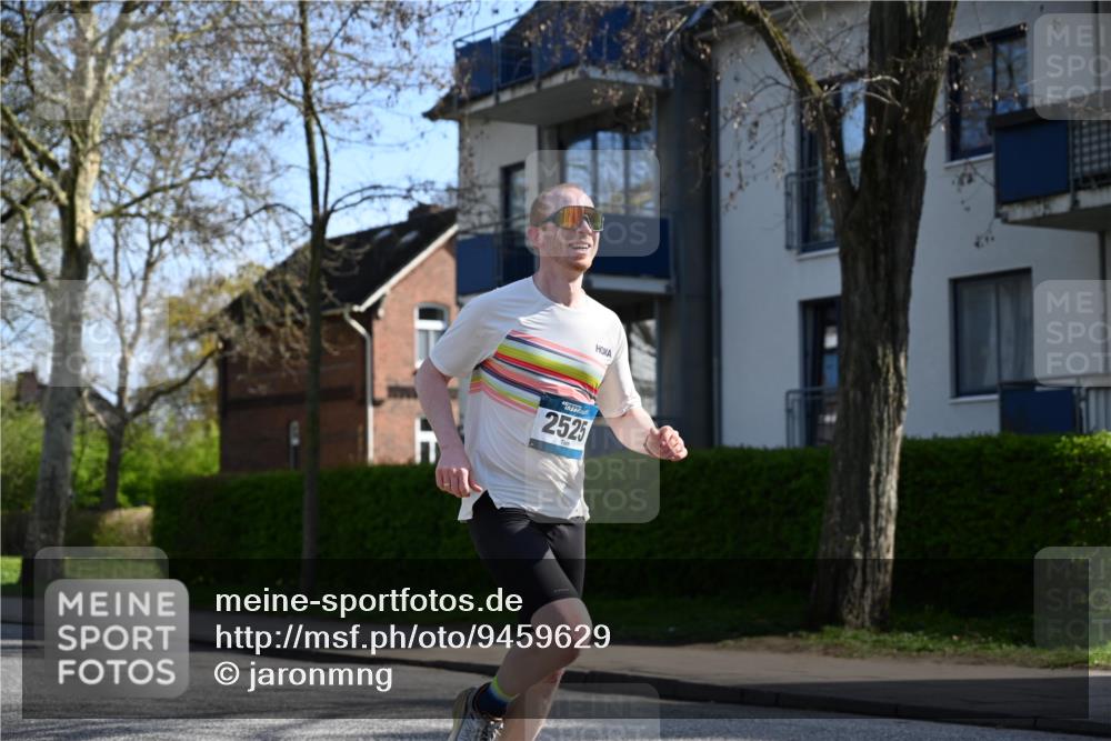 12.04.2026 - 45. Internationalen Wilhelmsburger Insellauf J. Mangold http://msf.ph/oto/9459629 12.04.2026 10:40:27 Ziel 3144, 5606, 3702, 4907, 2525, 3677, 2379, 3171, 5832, 4680, 4262, 2485, 2883, 4262, 2485, 2883, 4501, 2633, 2634, 3090, 4649, 4655, 3987, 3381, 3380, 4180, 4980, 5408, 5408, 2507, 2456, 2768, 3534, 5281, 5247, 5299 meine-sportfotos.de
