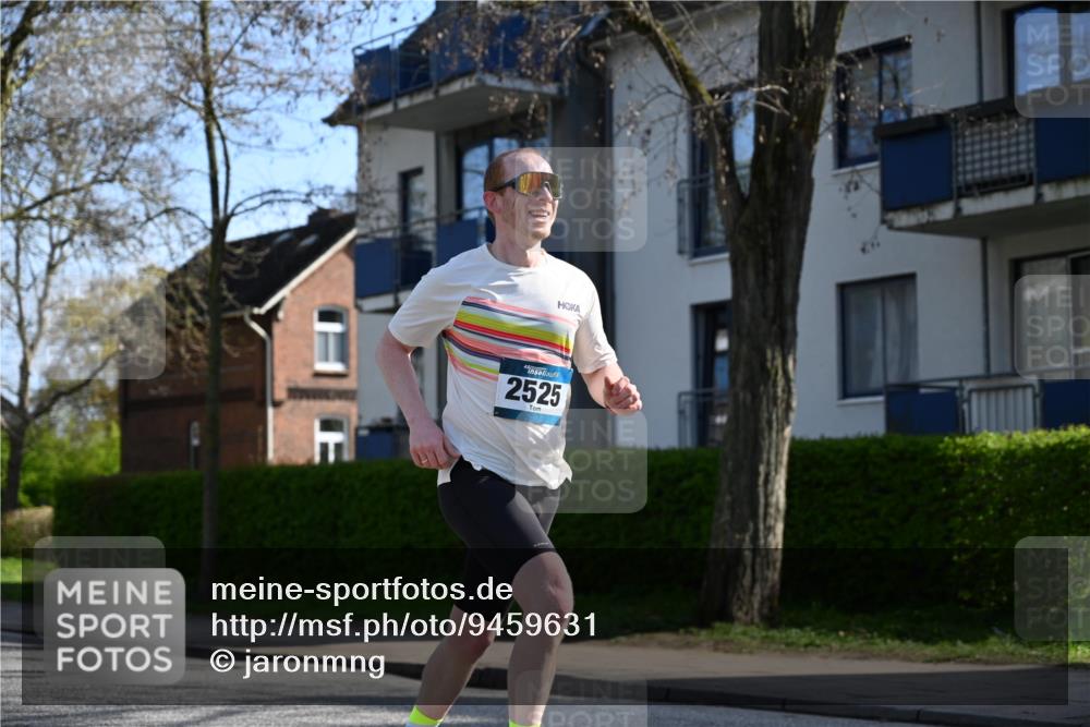 12.04.2026 - 45. Internationalen Wilhelmsburger Insellauf J. Mangold http://msf.ph/oto/9459631 12.04.2026 10:40:28 Ziel 3144, 5606, 3702, 4907, 2525, 3677, 2379, 3171, 5832, 4680, 4262, 2485, 2883, 4501, 2633, 2634, 3090, 4649, 4655, 3987, 3381, 3380, 4180, 4980, 5408, 2507, 2507, 2456, 2768, 3534, 5281, 5247, 5299 meine-sportfotos.de