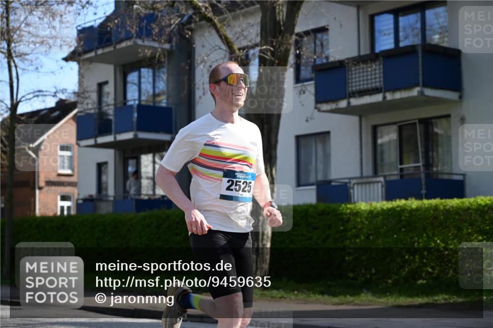 12.04.2026 - 45. Internationalen Wilhelmsburger Insellauf J. Mangold http://msf.ph/oto/9459635 12.04.2026 10:40:28 Ziel 3144, 5606, 3702, 4907, 2525, 3677, 2379, 3171, 5832, 4680, 4262, 2485, 2883, 4501, 2633, 2634, 3090, 4649, 4655, 3987, 3381, 3380, 4180, 4980, 5408, 2507, 2507, 2456, 2768, 3534, 5281, 5247, 5299 meine-sportfotos.de