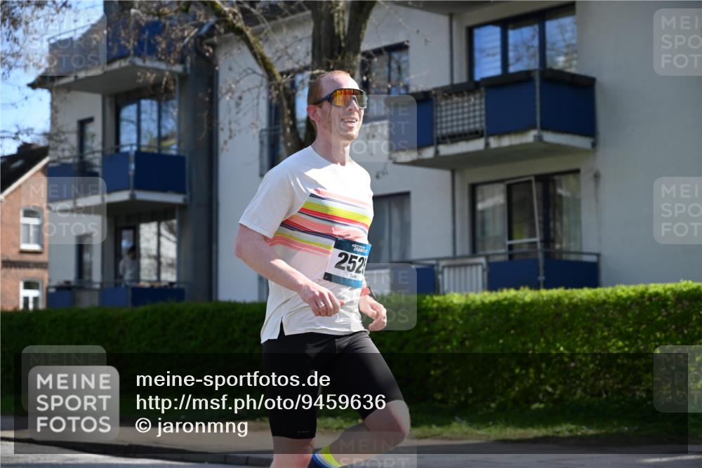 12.04.2026 - 45. Internationalen Wilhelmsburger Insellauf J. Mangold http://msf.ph/oto/9459636 12.04.2026 10:40:28 Ziel 3144, 5606, 3702, 4907, 2525, 3677, 2379, 3171, 5832, 4680, 4262, 2485, 2883, 4501, 2633, 2634, 3090, 4649, 4655, 3987, 3381, 3380, 4180, 4980, 5408, 2507, 2507, 2456, 2768, 3534, 5281, 5247, 5299 meine-sportfotos.de