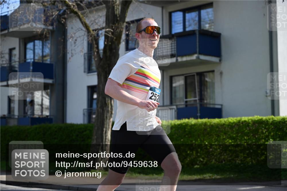 12.04.2026 - 45. Internationalen Wilhelmsburger Insellauf J. Mangold http://msf.ph/oto/9459638 12.04.2026 10:40:28 Ziel 3144, 5606, 3702, 4907, 2525, 3677, 2379, 3171, 5832, 4680, 4262, 2485, 2883, 4501, 2633, 2634, 3090, 4649, 4655, 3987, 3381, 3380, 4180, 4980, 5408, 2507, 2507, 2456, 2768, 3534, 5281, 5247, 5299 meine-sportfotos.de