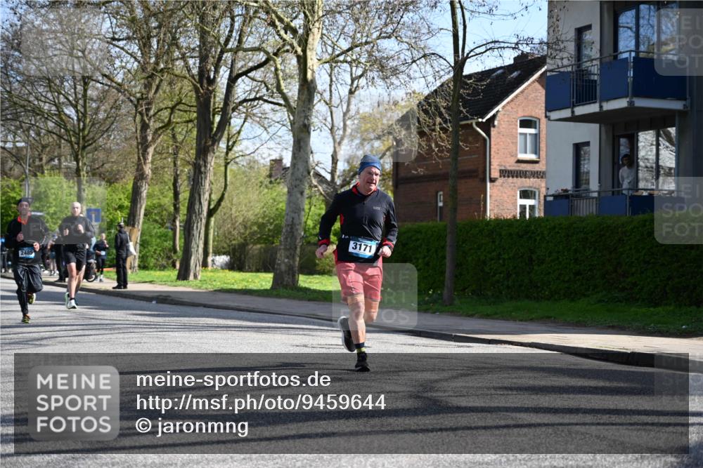 12.04.2026 - 45. Internationalen Wilhelmsburger Insellauf J. Mangold http://msf.ph/oto/9459644 12.04.2026 10:40:32 Ziel 5606, 3702, 4907, 2525, 3677, 2379, 3171, 5832, 4680, 4262, 2485, 2883, 4501, 2633, 2634, 3090, 2633, 2634, 3090, 4649, 4655, 3987, 3381, 3380, 4180, 4980, 5408, 2507, 2456, 2768, 3534, 3534, 5281, 5247, 5299, 5315, 5288, 3444 meine-sportfotos.de