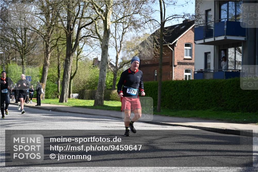12.04.2026 - 45. Internationalen Wilhelmsburger Insellauf J. Mangold http://msf.ph/oto/9459647 12.04.2026 10:40:32 Ziel 5606, 3702, 4907, 2525, 3677, 2379, 3171, 5832, 4680, 4262, 2485, 2883, 4501, 2633, 2634, 3090, 2633, 2634, 3090, 4649, 4655, 3987, 3381, 3380, 4180, 4980, 5408, 2507, 2456, 2768, 3534, 3534, 5281, 5247, 5299, 5315, 5288, 3444 meine-sportfotos.de