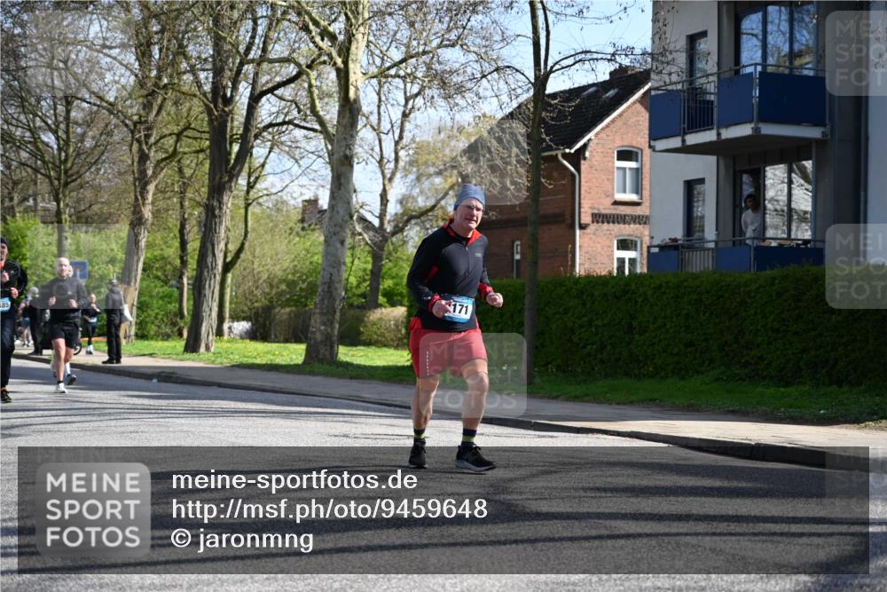 12.04.2026 - 45. Internationalen Wilhelmsburger Insellauf J. Mangold http://msf.ph/oto/9459648 12.04.2026 10:40:33 Ziel 5606, 3702, 4907, 2525, 3677, 2379, 3171, 5832, 4680, 4262, 2485, 2883, 4501, 2633, 2634, 3090, 4649, 4655, 4649, 4655, 3987, 3381, 3380, 4180, 4980, 5408, 2507, 2456, 2768, 3534, 5281, 5281, 5247, 5299, 5315, 5288, 3444, 5254 meine-sportfotos.de