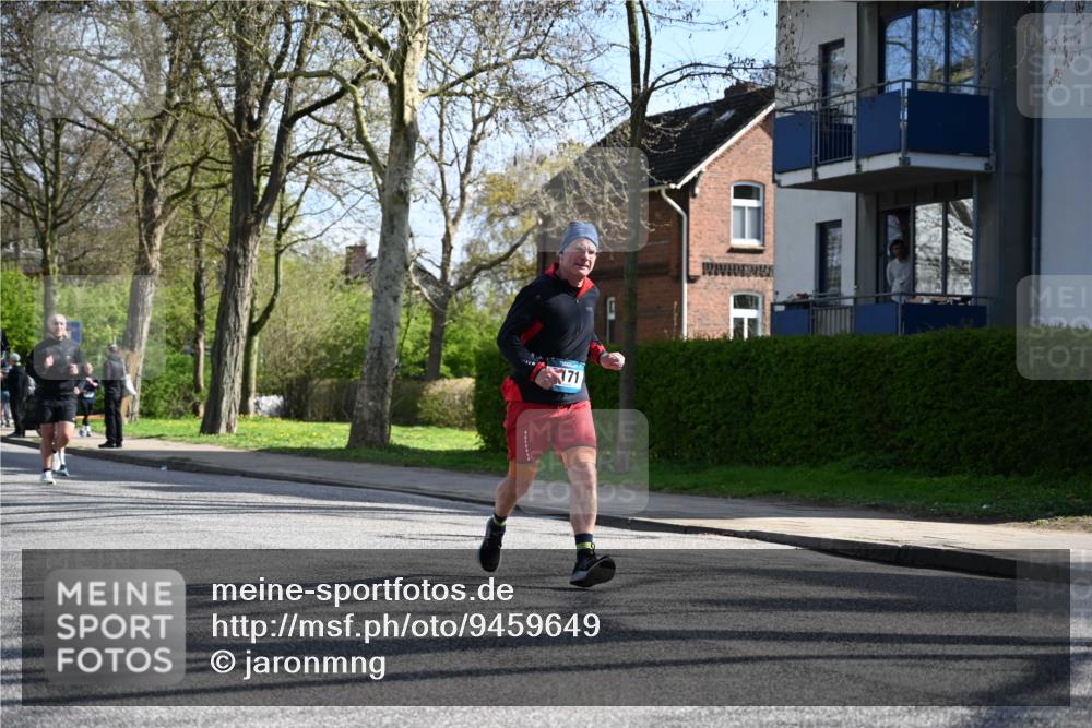 12.04.2026 - 45. Internationalen Wilhelmsburger Insellauf J. Mangold http://msf.ph/oto/9459649 12.04.2026 10:40:33 Ziel 5606, 3702, 4907, 2525, 3677, 2379, 3171, 5832, 4680, 4262, 2485, 2883, 4501, 2633, 2634, 3090, 4649, 4655, 4649, 4655, 3987, 3381, 3380, 4180, 4980, 5408, 2507, 2456, 2768, 3534, 5281, 5281, 5247, 5299, 5315, 5288, 3444, 5254 meine-sportfotos.de